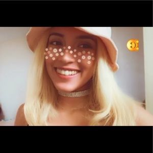 Meet your Posher, Rebeca